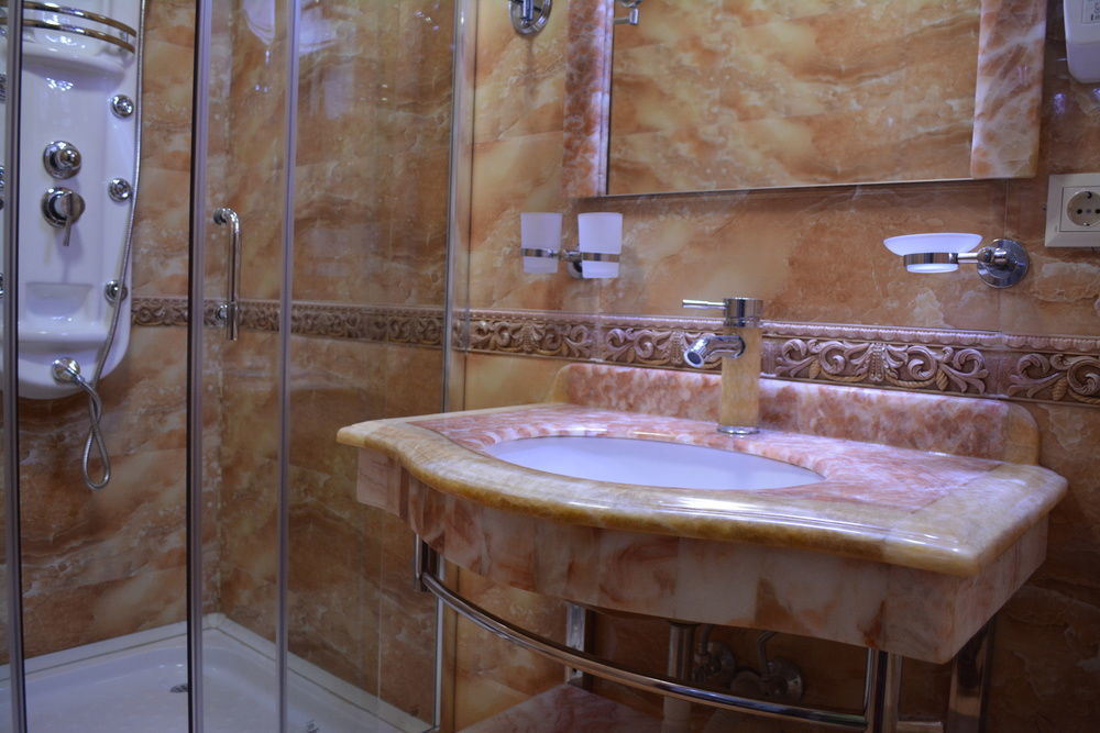 Hotel Elegant Boutique Rustaveli à Tbilissi Extérieur photo