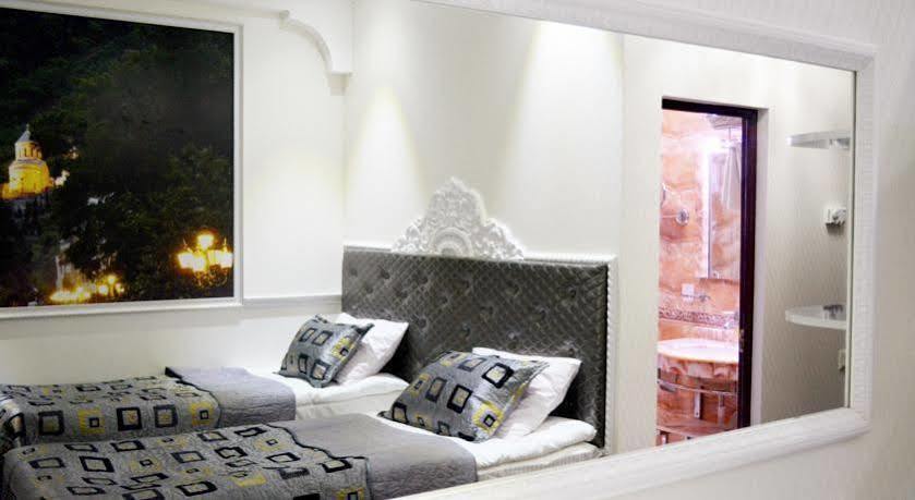 Hotel Elegant Boutique Rustaveli à Tbilissi Extérieur photo